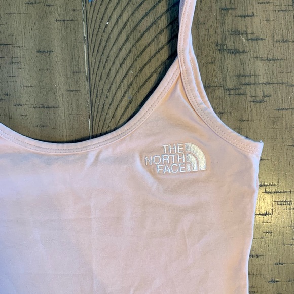 The North Face pink fitted cropped tank size XS - Picture 2 of 7
